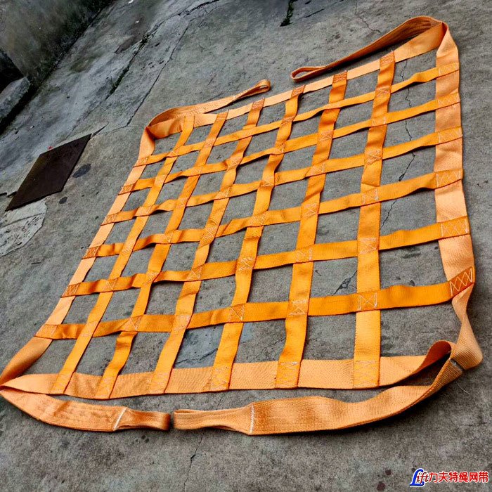 尼龙吊网可以用于吊装各种散货物品，如化肥、矿石、水泥、袋装化工