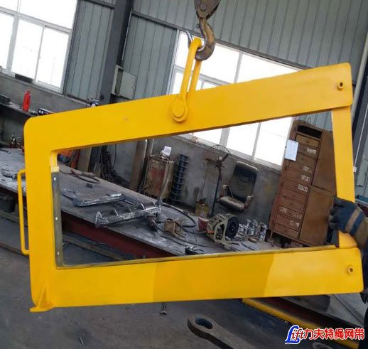 带保险C型钢卷吊具 带保险C型钢卷吊具